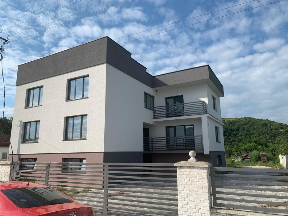 Здам готель 660 м2 Закарпаття Бене траса М23 фасад