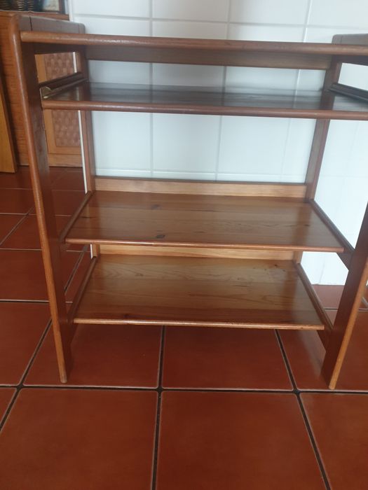 Secretária/mesa pc c/prateleira amovível  em pinho
