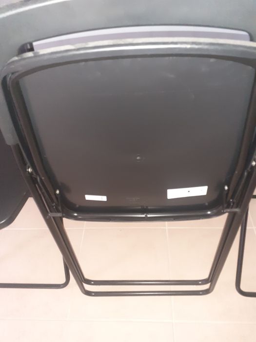 Conjunto de 4 cadeiras dobráveis. Ikea