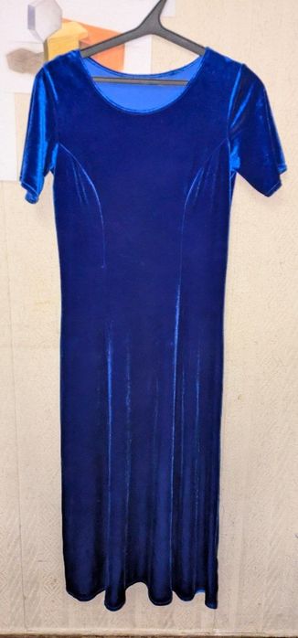 Довге синє плаття