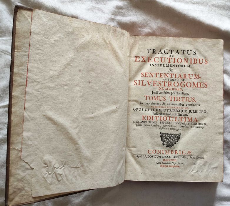 Livro antigo ( 3 volumes) - 1729 a 1742