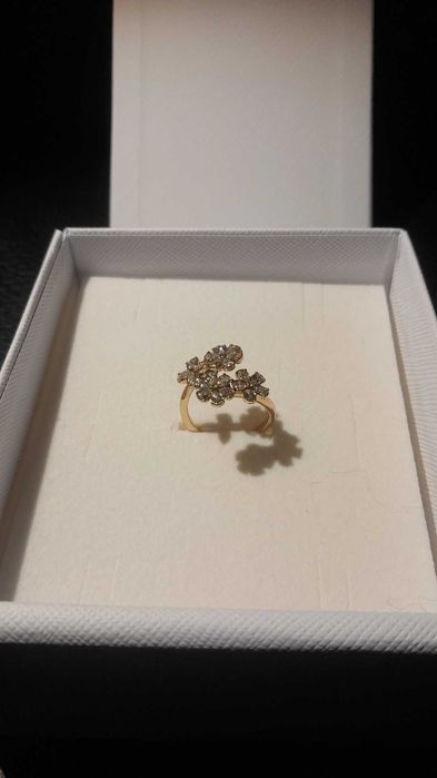 Anel Guess dourado com floreado (com garantia))