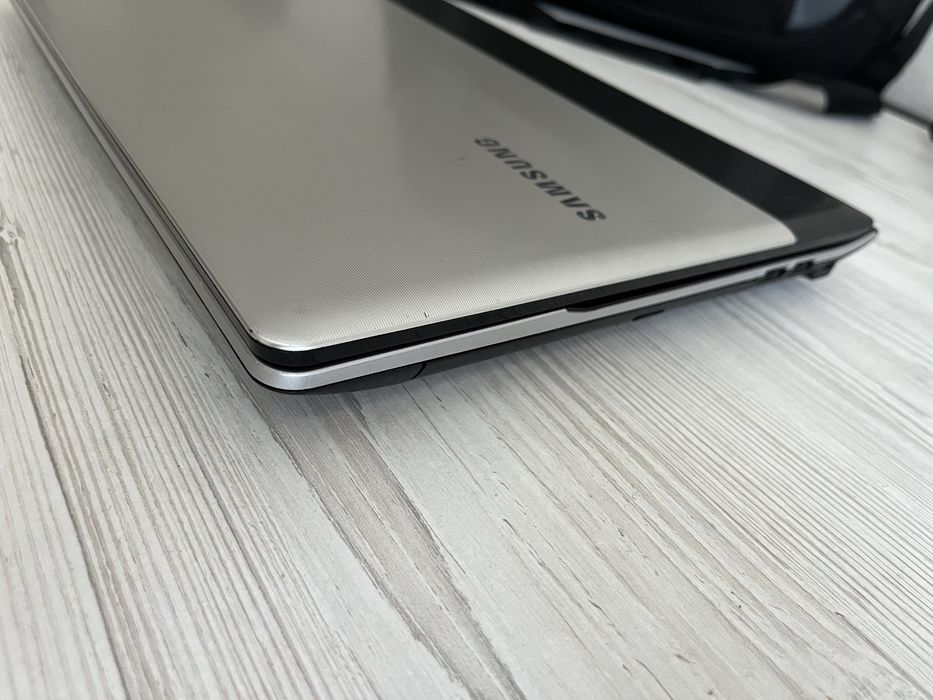 Ноутбук Samsung 15.6” | Робочий | 500 ГБ | Windows 10