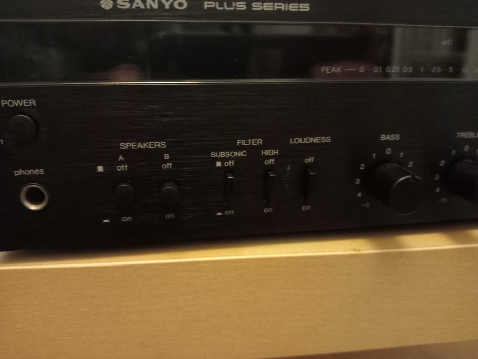 Amplificador Sanyo plus 35