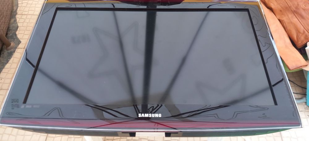 Tv + base Samsung
