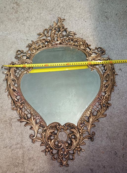 Espelho dourado em latão fundido