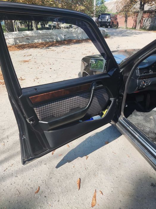 Продам Мерседес w124 рестайлинг