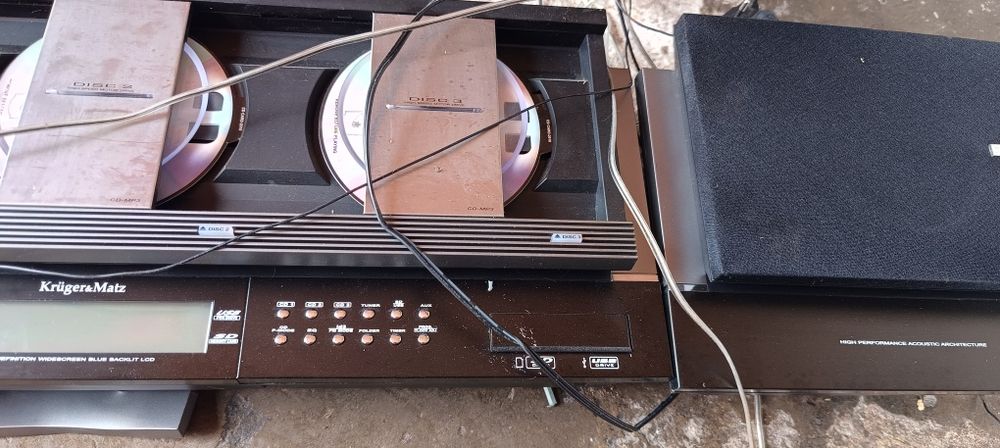 Mini wieża radio, płyty CD, USB