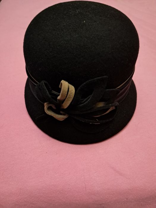 Капелюх жіночий фетровий