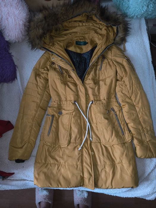 Куртки на выбор, одну отдам бесплатно