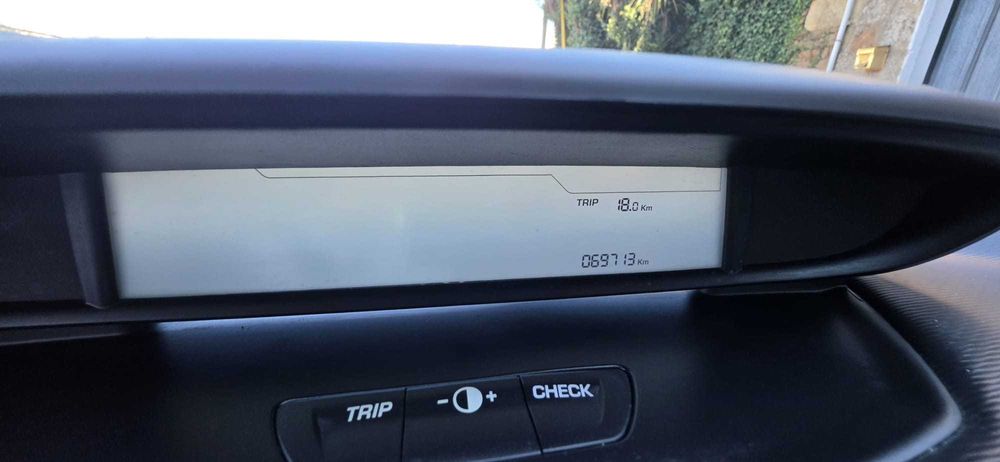 Citroën C4 2008 1360cc — photo 5