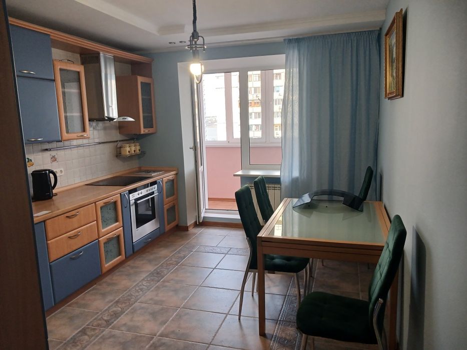 Оренда 3х кімнатної квартири метро Харківська