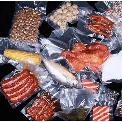 Вакуумний пакувальник Freshpack і рулон пакетівPro
