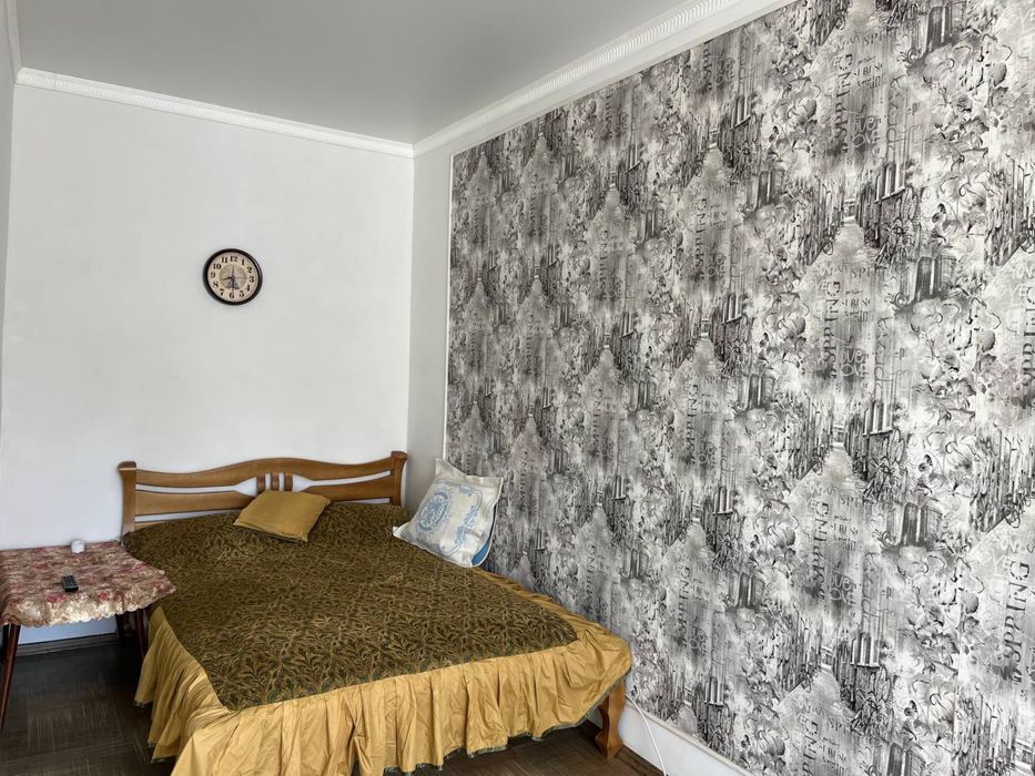 Квартира в центрі. Новобудова, автономне газ. опалення. Даю документи