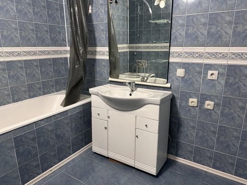 Продам елітну чотирикімнатну квартиру в центрі міста - 125 м².
