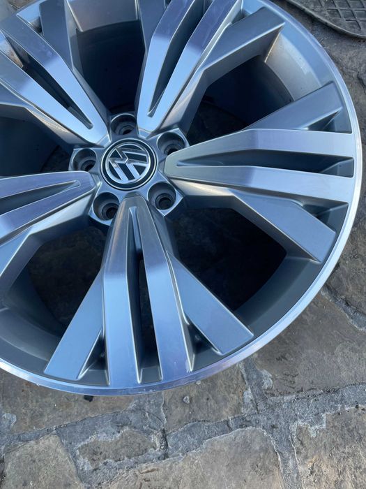 Диски, титани 3g0601025bk VW 5,112 R18 поштучно диск vw 5.112