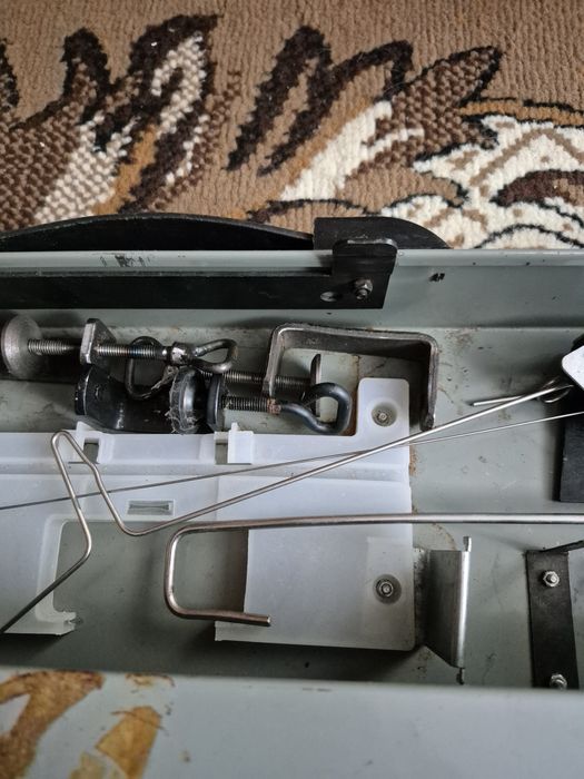 Продам вязальну машинку Нєва5