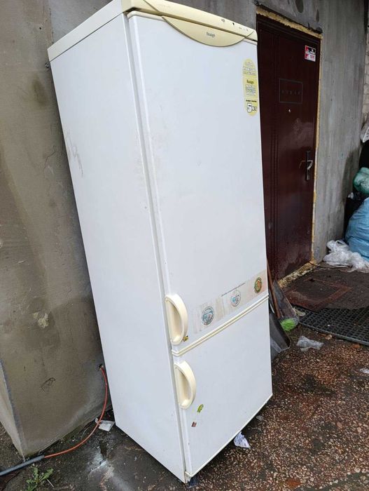 Холодильник Snaige