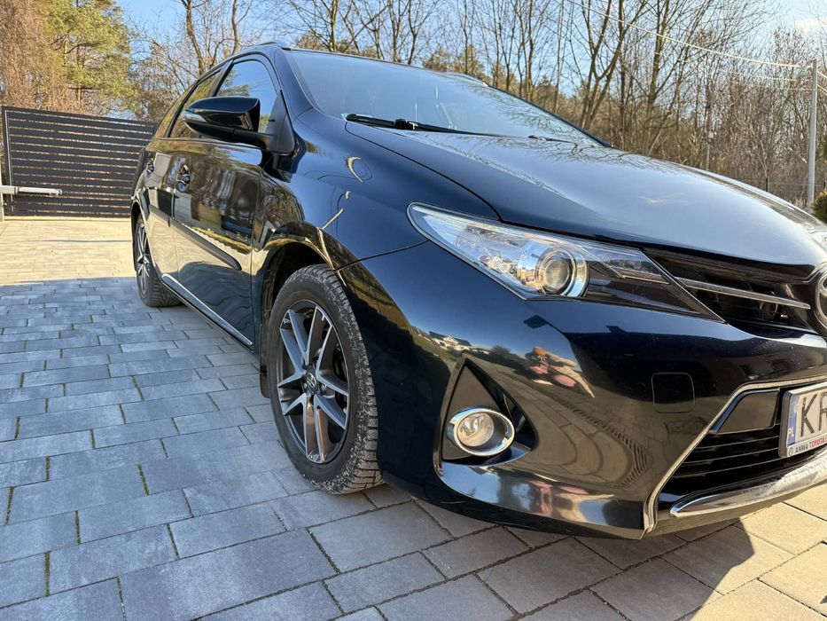Toyota Auris Toyota Auris Touring Sports 1.6 valvematic + LPG