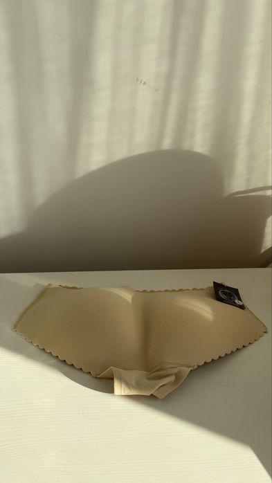 Majtki push up posladki L