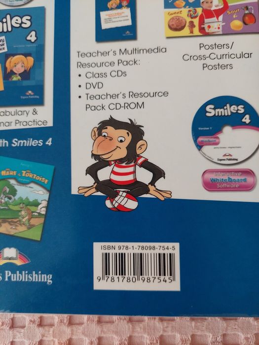 Livro activity book smiles 4