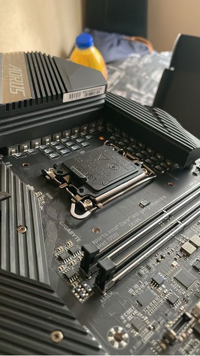 Gigabyte TachyonX z790 lga1700