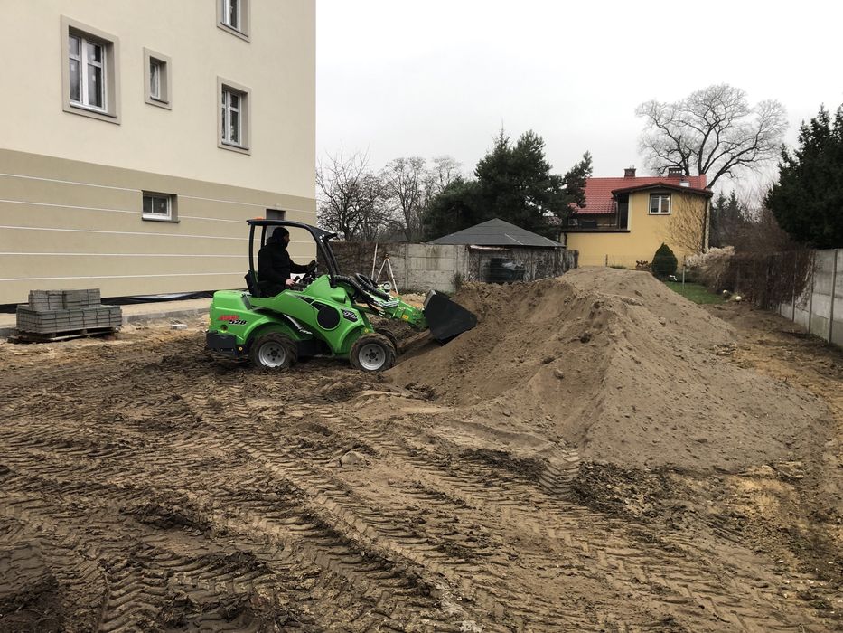 Usługi ładowarką/Glebogryzarka separacyjna/Odśnieżanie