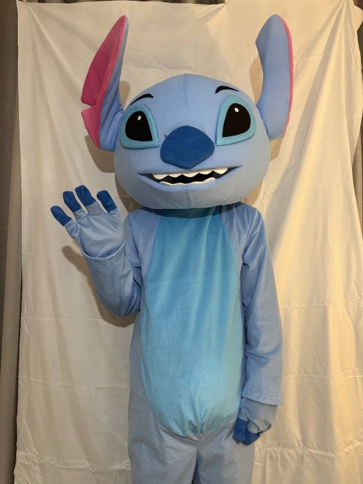 Mascote stitch/ bluey/ panda / olaf / mickey e minnie / elfo