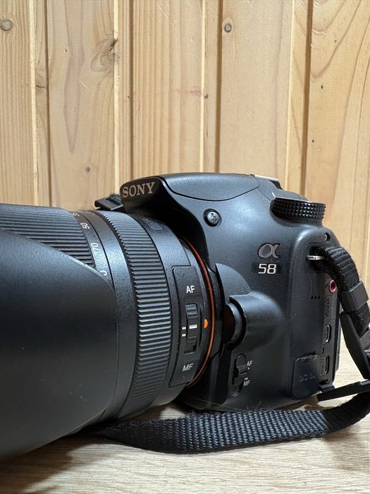 Sony A58 об’єктив 18-135mm SAM спалах Sony HVL-F43M