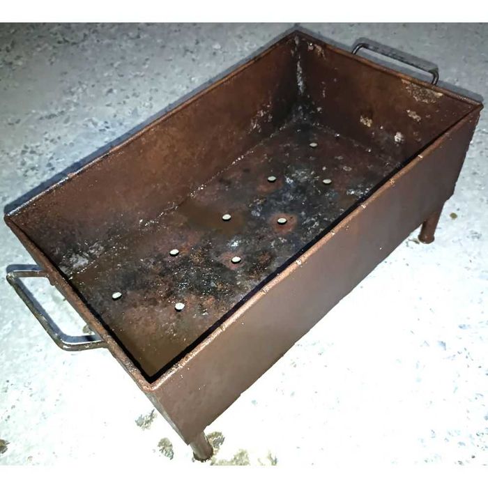 Мангал в рабочем состоянии. Самовывоз!