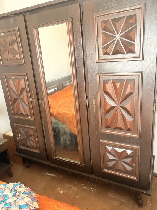 Mobilia usada de quarto antigo