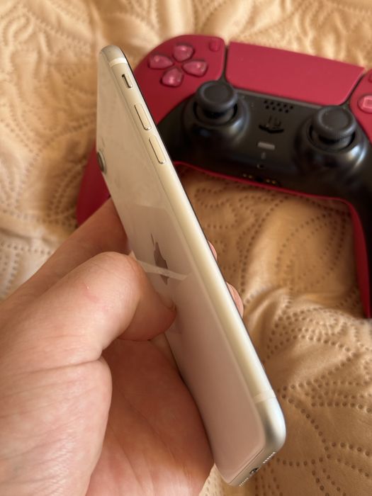 iPhone SE 2022 (3) 128Gb Neverlock