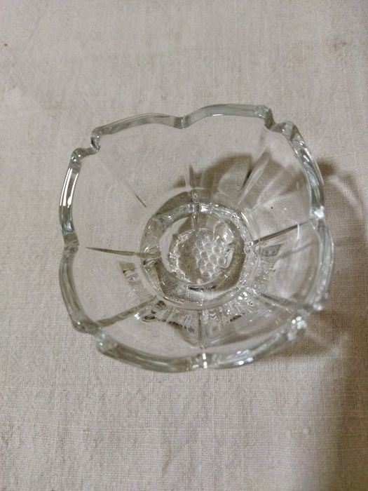 Vendo castiçais muito bonitos e originais.