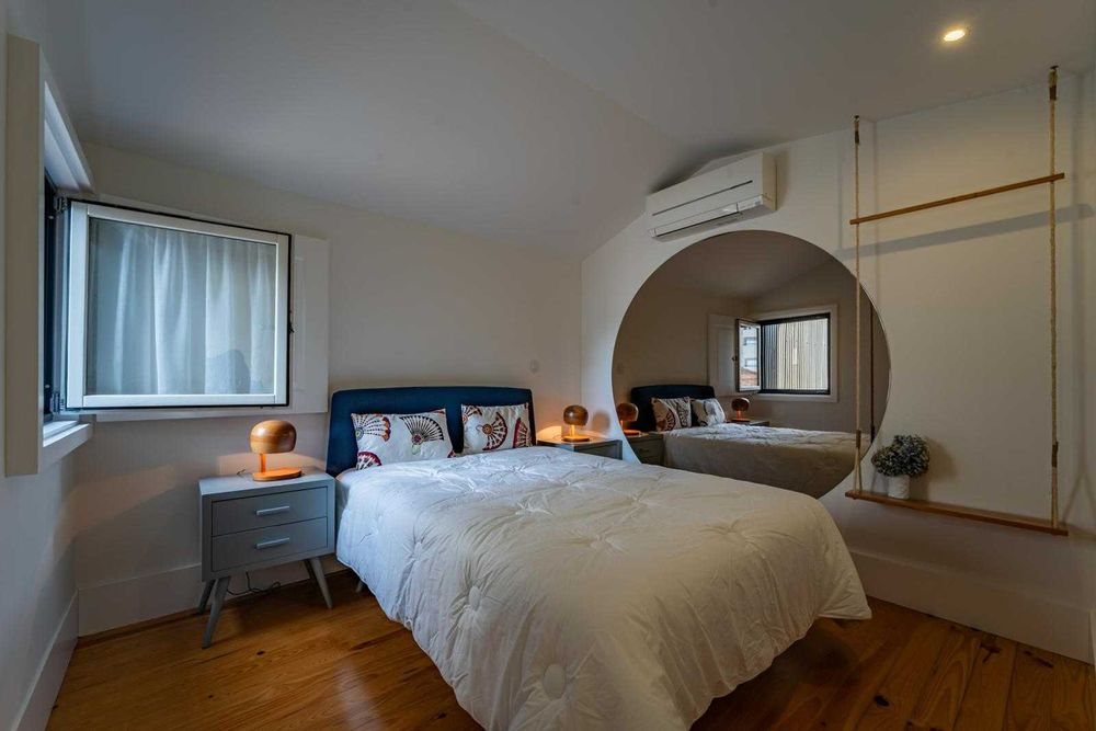 T2 com Varanda e Vista Única na BAIXA DO PORTO