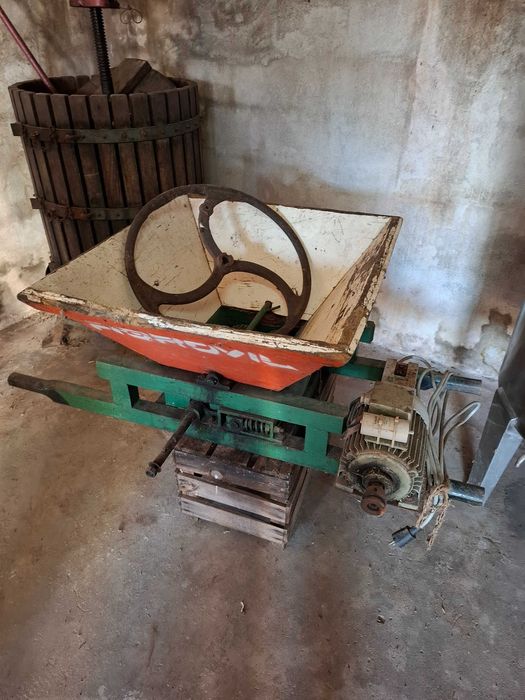 Vendo material para vindima