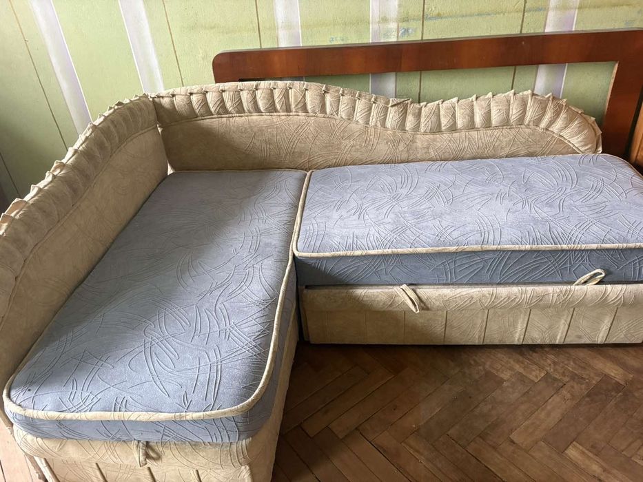 Кутовий диван розкладний