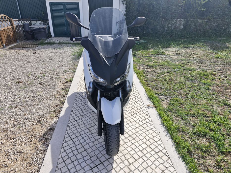 Mota Yamaha Xmax 400