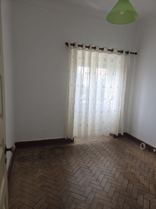 Arrenda-se Quarto