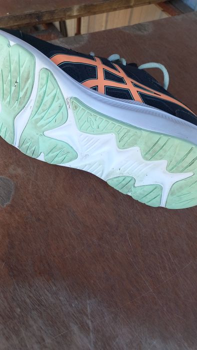 Кросівки Asics 37.5