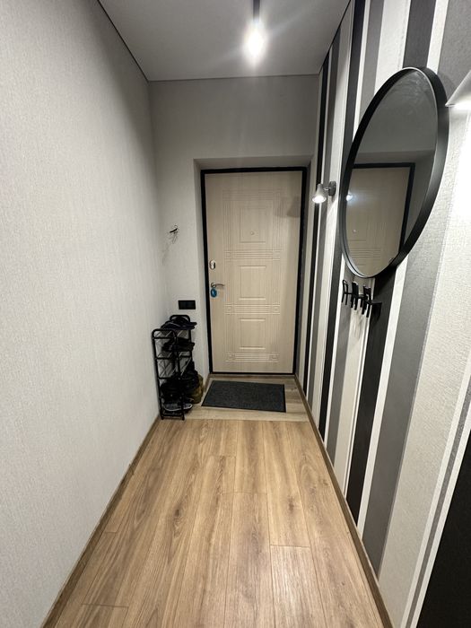 Шикарна однокімнатна квартира з новим ремонтом ! Буча !