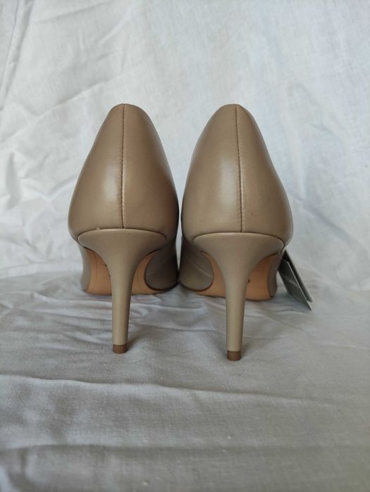 Sapatos de salto médio elegantes da Tamaris, cor camel/bege, nº 37