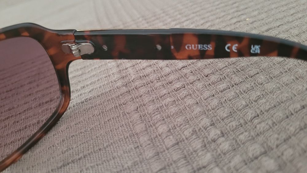 Okulary przeciwsłoneczne GUESS