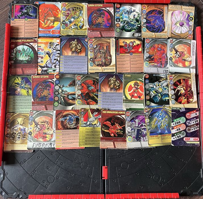 Колекція Bakugan, карти, арена та кейс