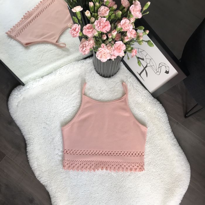 Lososiowo-rozowy top azurowy , na ramiaczkach , blogerski.