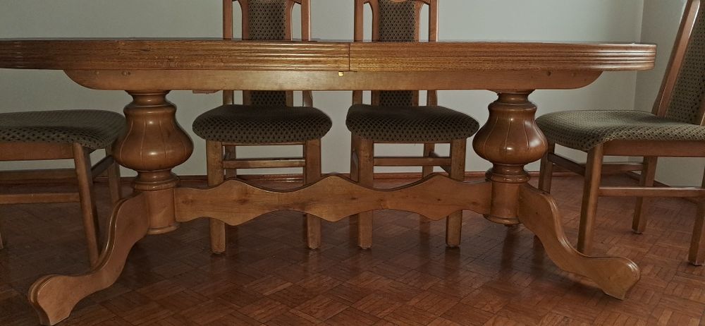 Stół rozkładany + 6 krzeseł