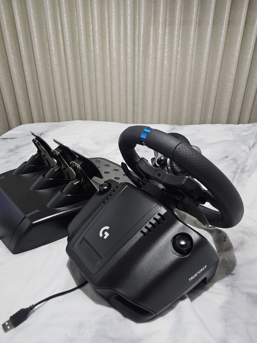 Logitech G923 (Playstation e PC)