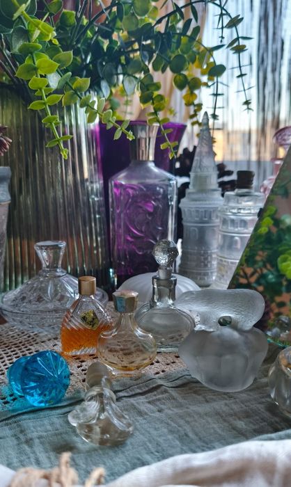 Флаконы пустые от духов шкатулка пудреница статуэтка подарок винтаж