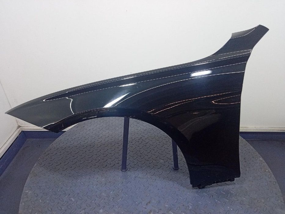 BMW  3 F30 F31 LCI LIFT 15-20 TOURING BŁOTNIK PRZÓD LEWY 668 SCHWARZ II