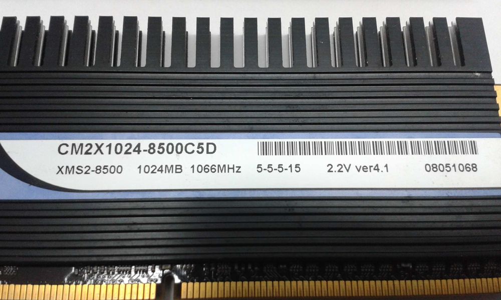 Memorias Corsair Dominator  DDR2 2X1024MB 1066MHZ64171756512386122