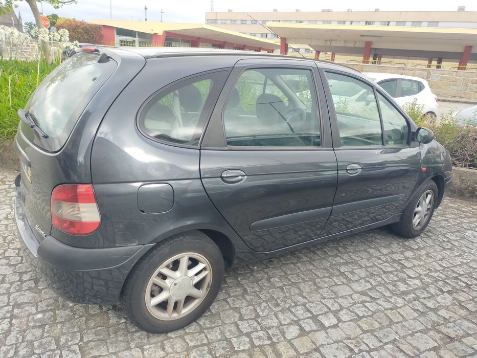 CarroRenault scenic